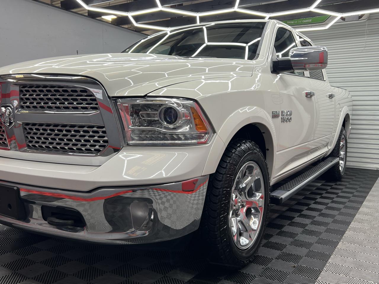 RAM 1500 Laramie Crew Cab SWB 4WD 2017