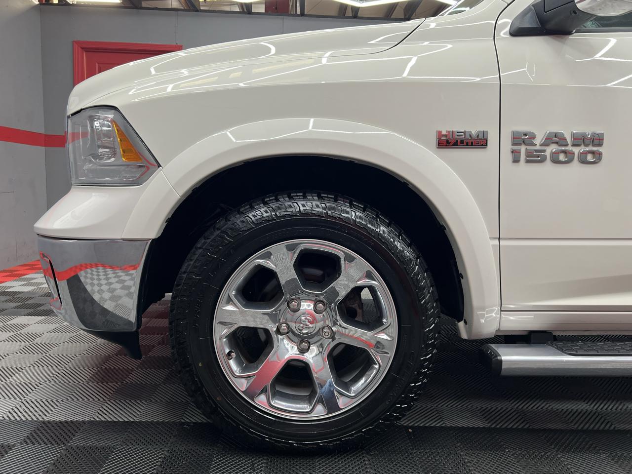 RAM 1500 Laramie Crew Cab SWB 4WD 2017