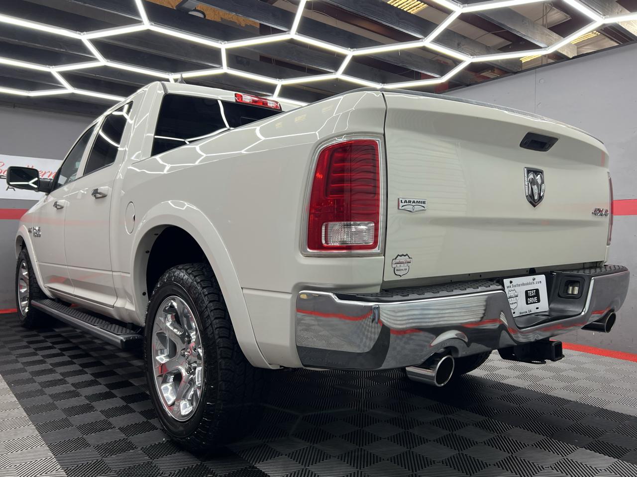 RAM 1500 Laramie Crew Cab SWB 4WD 2017