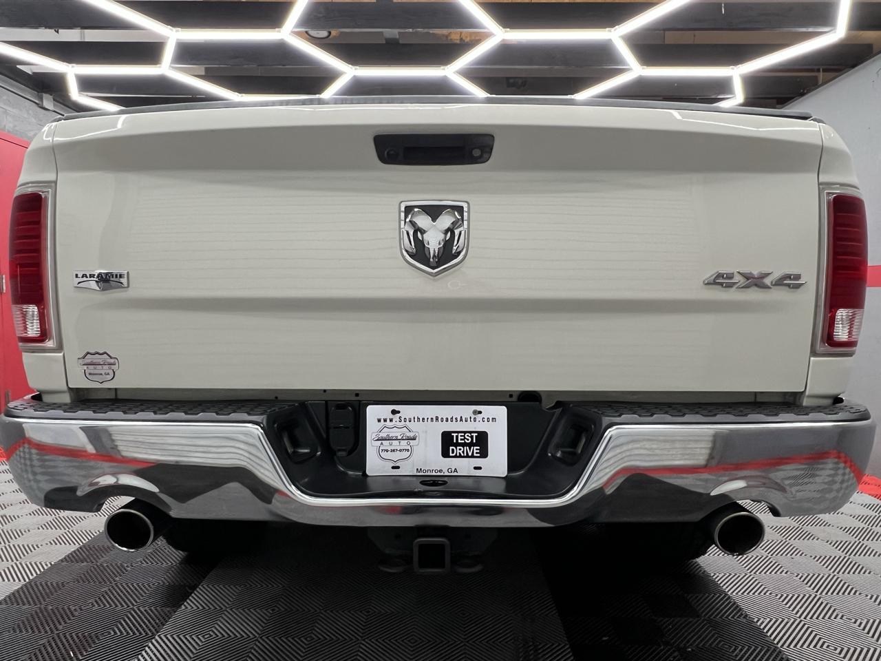 RAM 1500 Laramie Crew Cab SWB 4WD 2017