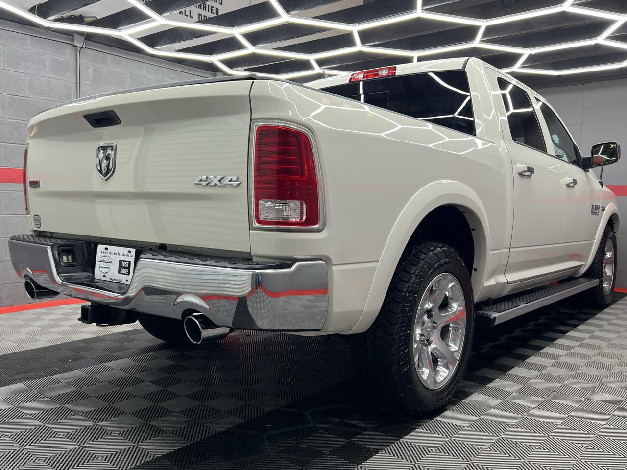 RAM 1500 Laramie Crew Cab SWB 4WD 2017
