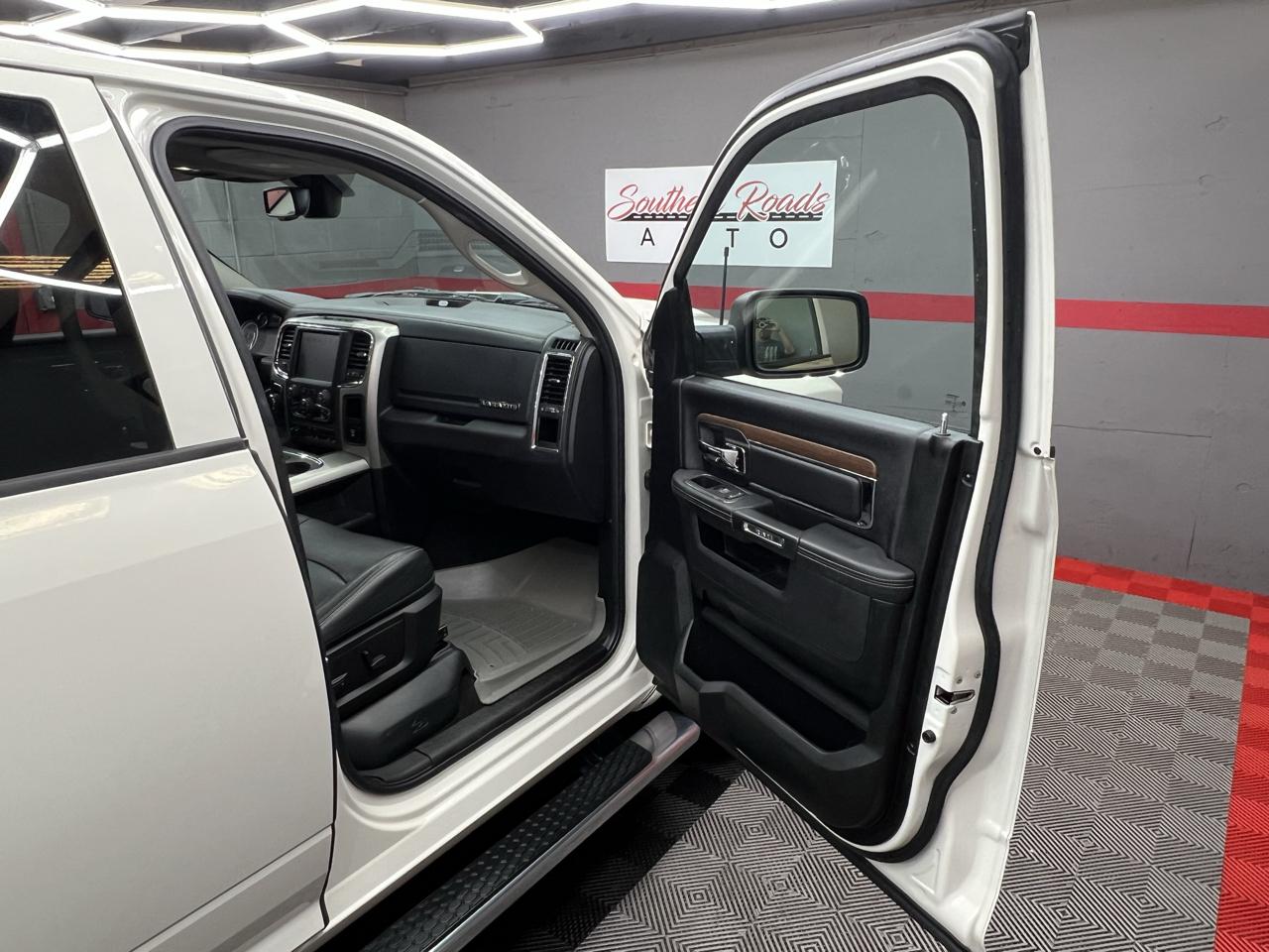 RAM 1500 Laramie Crew Cab SWB 4WD 2017