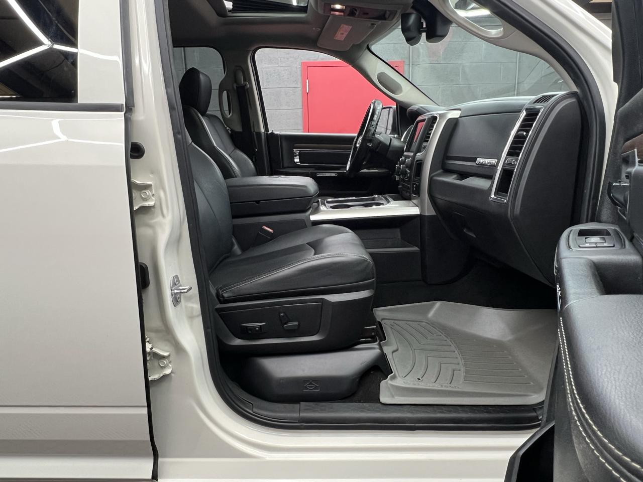 RAM 1500 Laramie Crew Cab SWB 4WD 2017