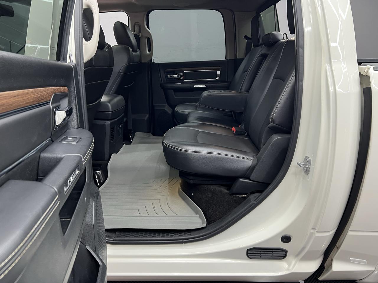 RAM 1500 Laramie Crew Cab SWB 4WD 2017