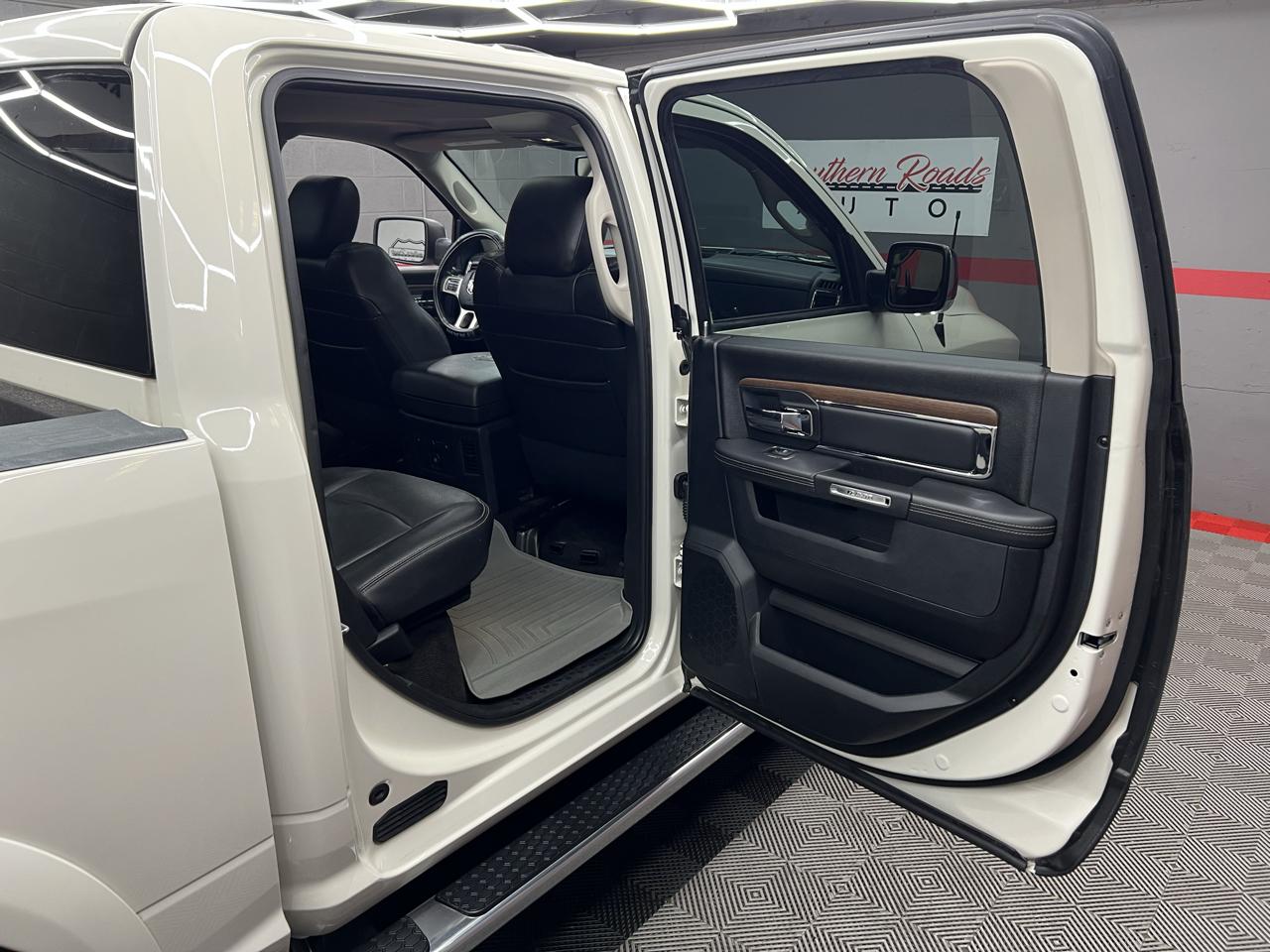 RAM 1500 Laramie Crew Cab SWB 4WD 2017