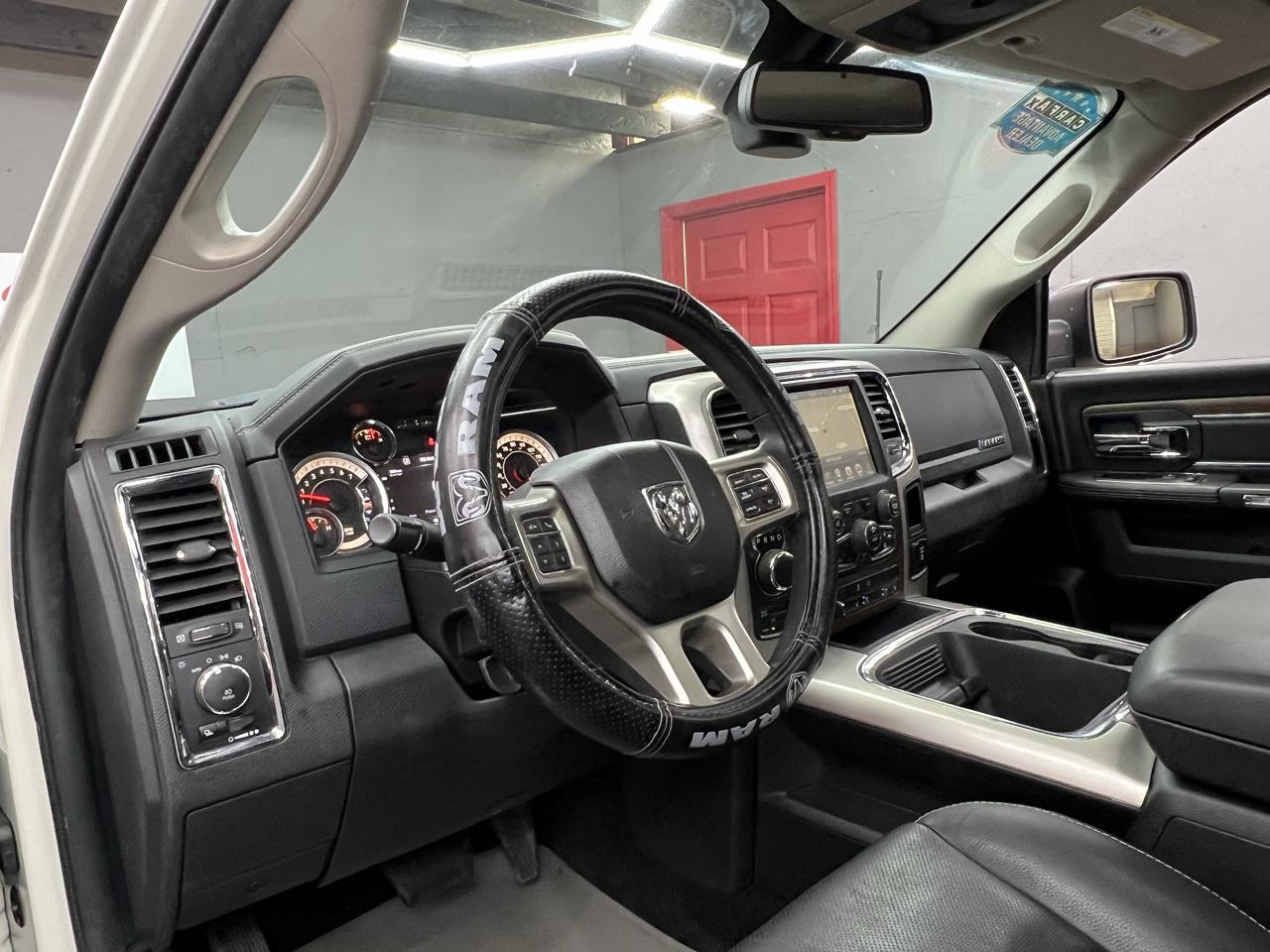 RAM 1500 Laramie Crew Cab SWB 4WD 2017