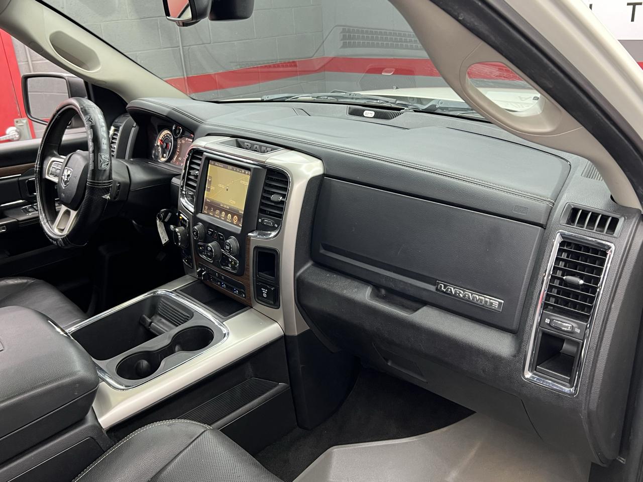 RAM 1500 Laramie Crew Cab SWB 4WD 2017