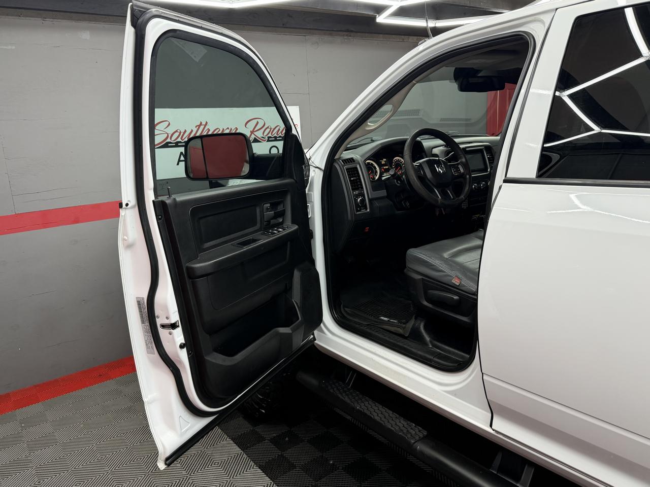 RAM 2500 Tradesman Crew Cab SWB 4WD 2017