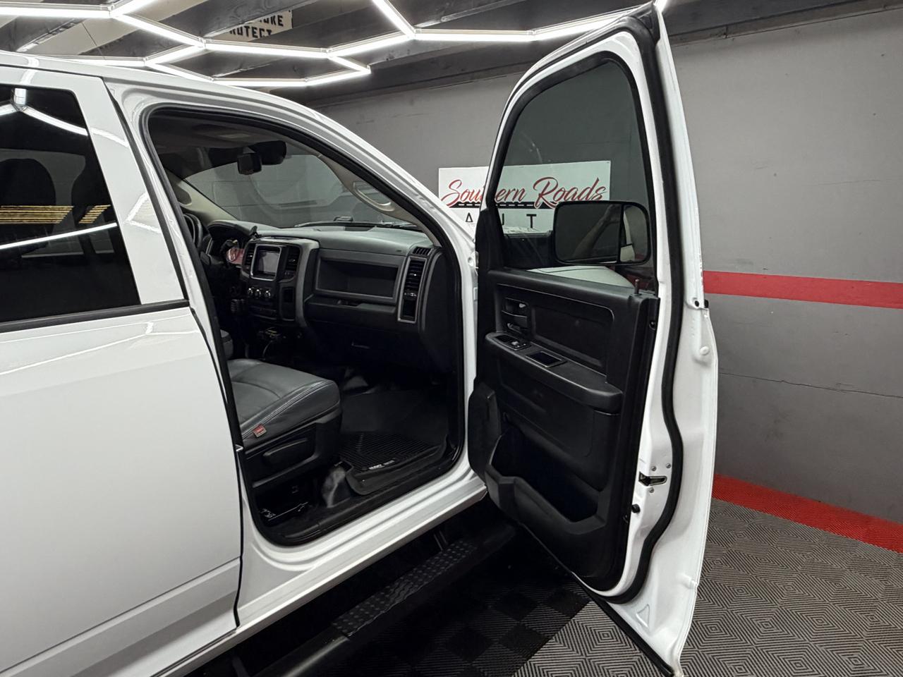 RAM 2500 Tradesman Crew Cab SWB 4WD 2017