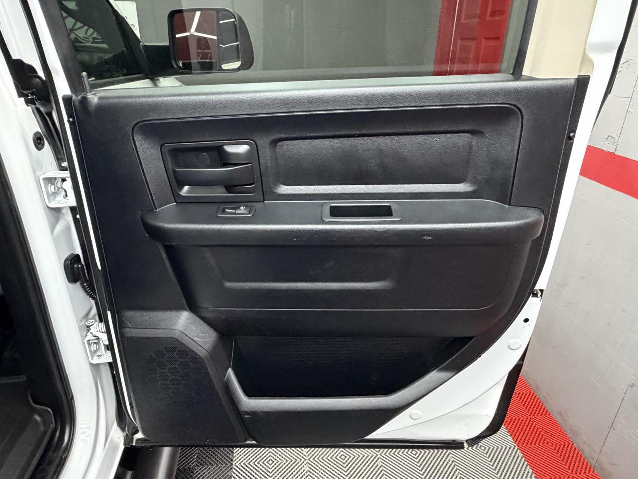 RAM 2500 Tradesman Crew Cab SWB 4WD 2017