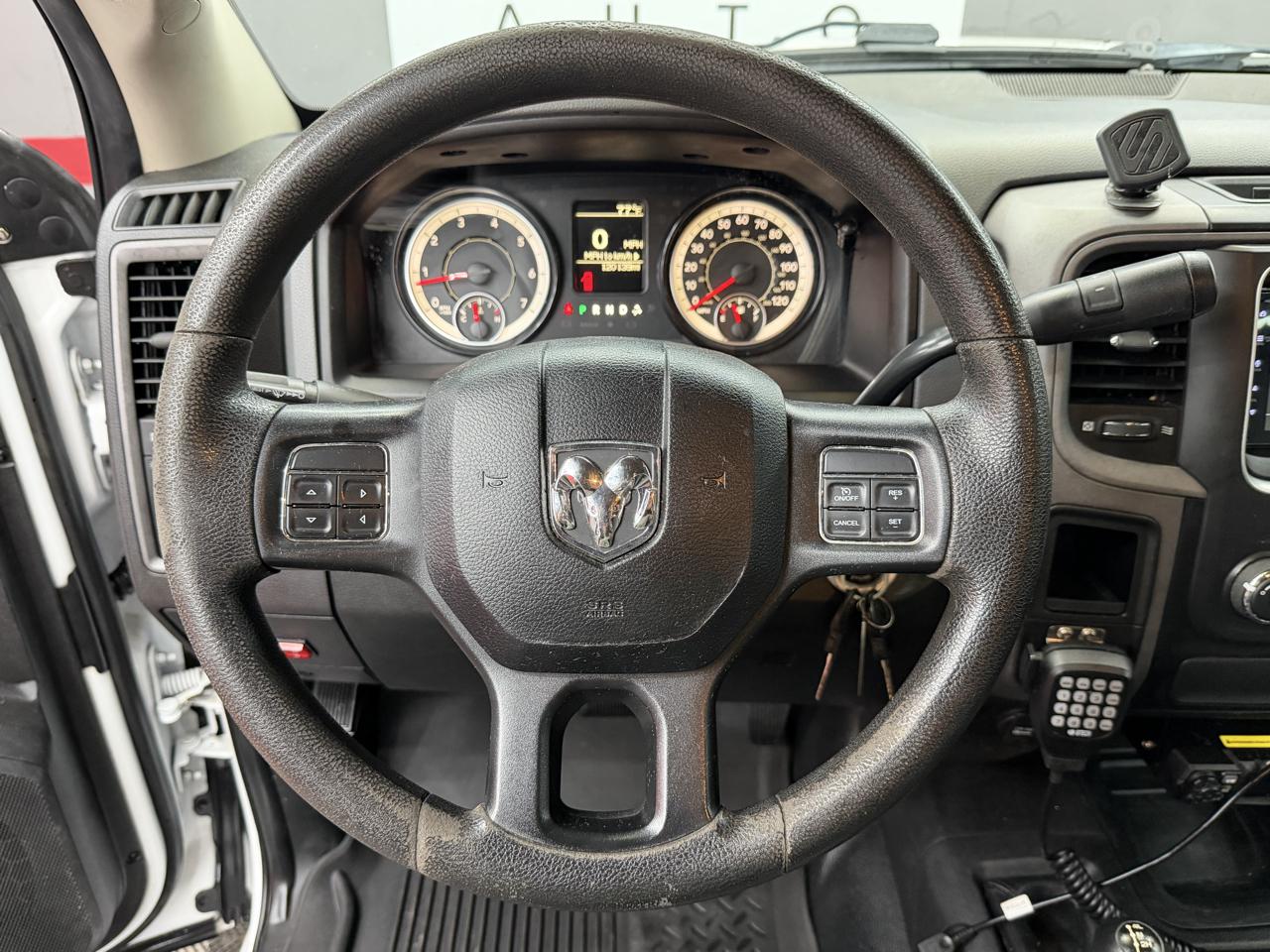 RAM 2500 Tradesman Crew Cab SWB 4WD 2017