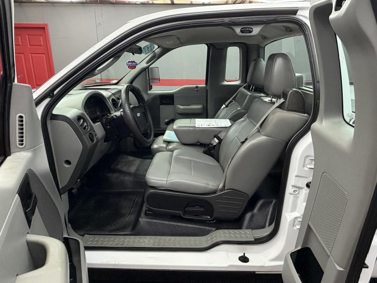 Ford F-150 XL Long Box 2WD 2007