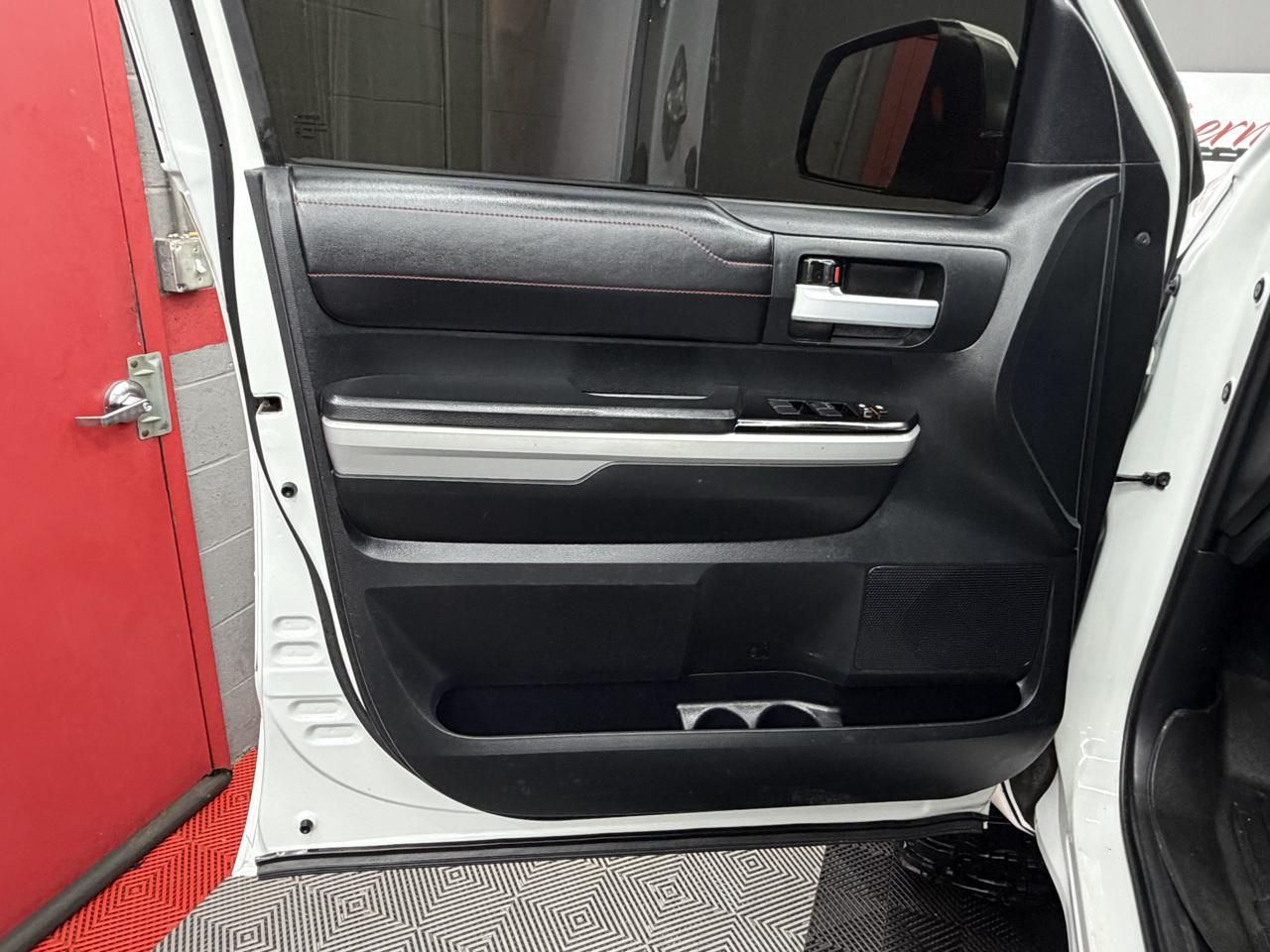 Toyota Tundra TRD Pro Crew Max 4WD 5.7L V8 2019