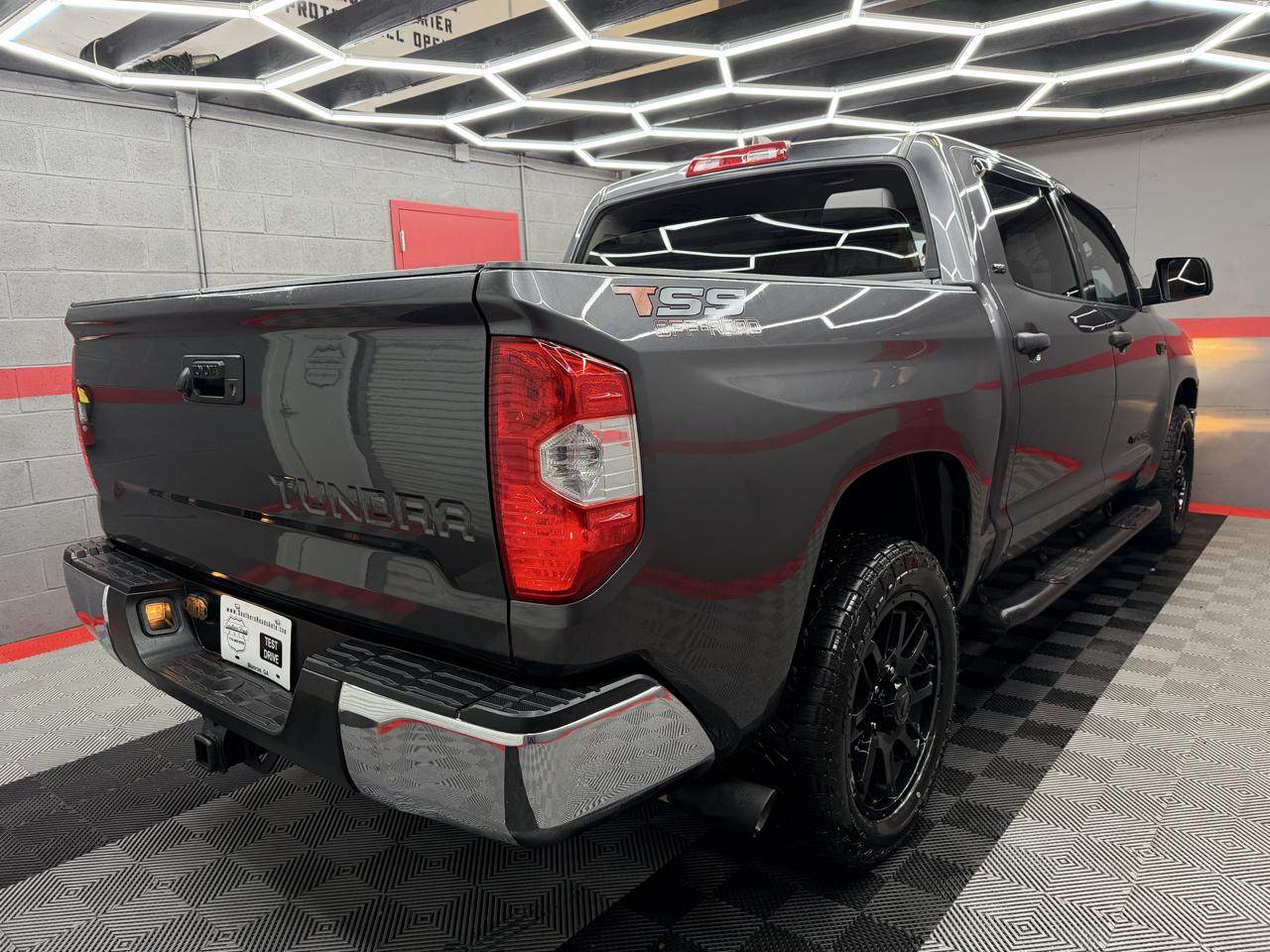 Toyota Tundra SR5 5.7L V8 CrewMax 4WD 2021