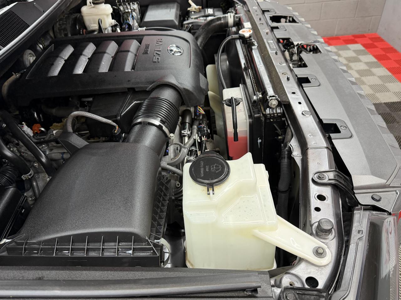 Toyota Tundra SR5 5.7L V8 CrewMax 4WD 2021