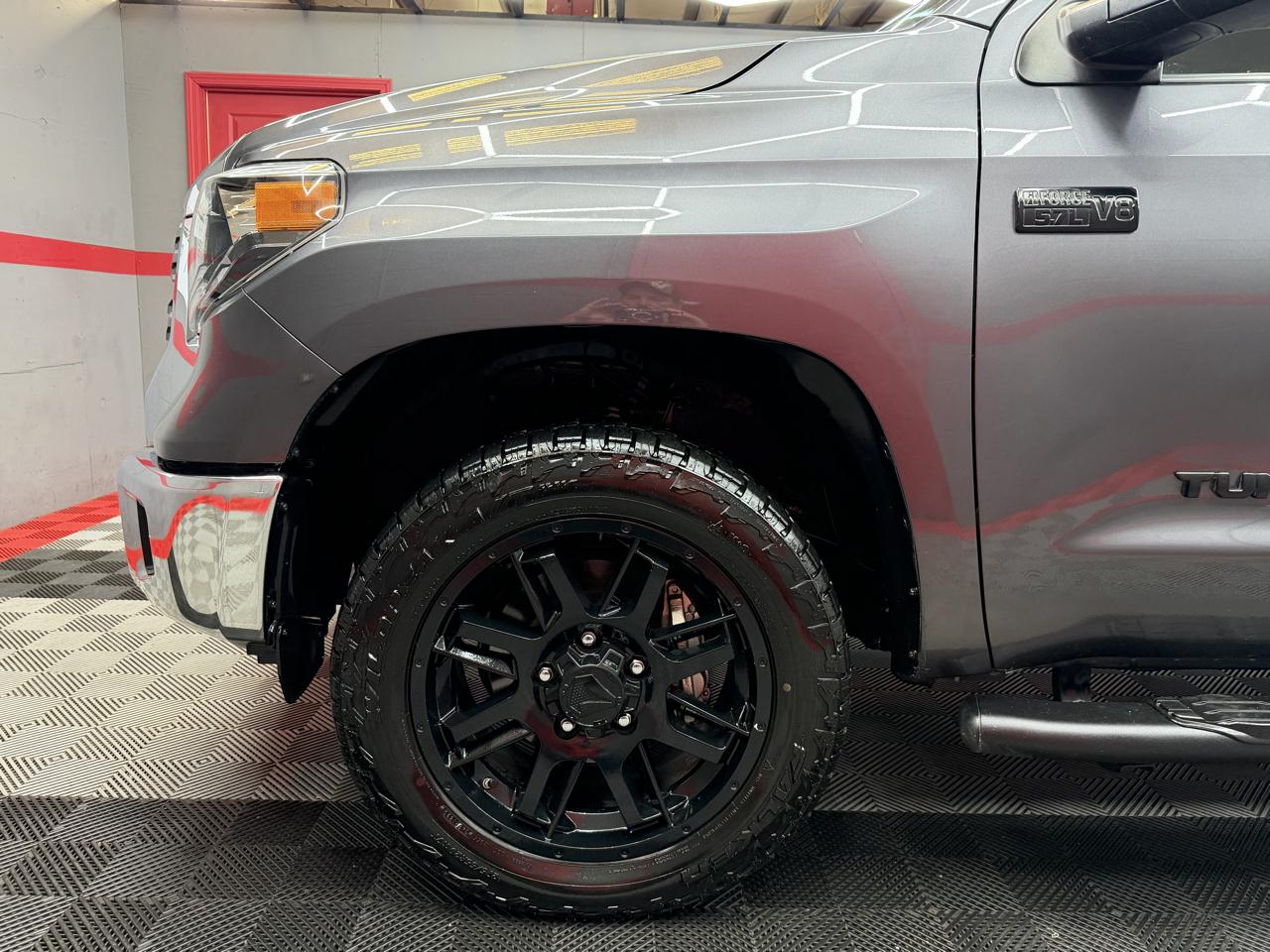 Toyota Tundra SR5 5.7L V8 CrewMax 4WD 2021