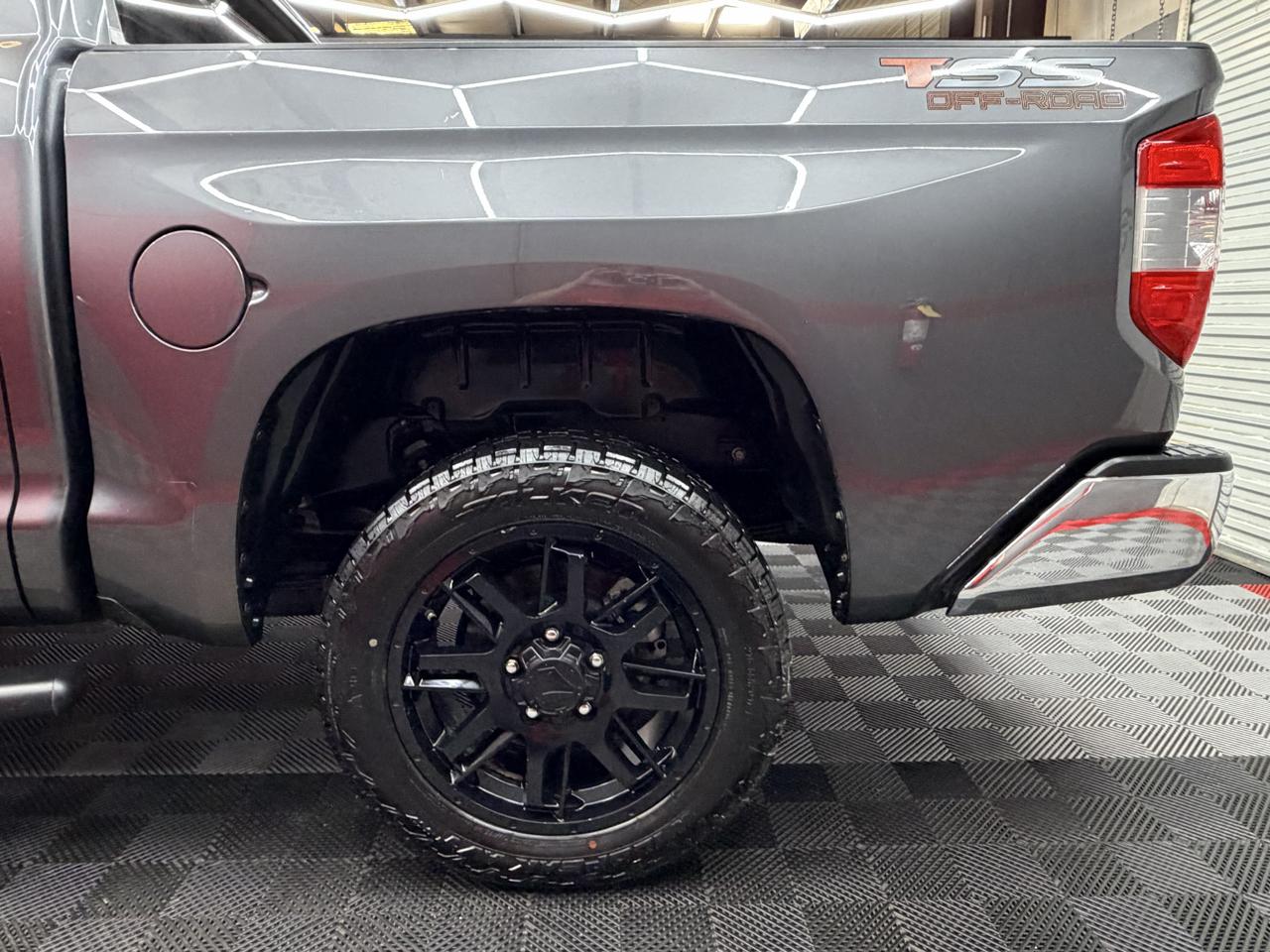 Toyota Tundra SR5 5.7L V8 CrewMax 4WD 2021