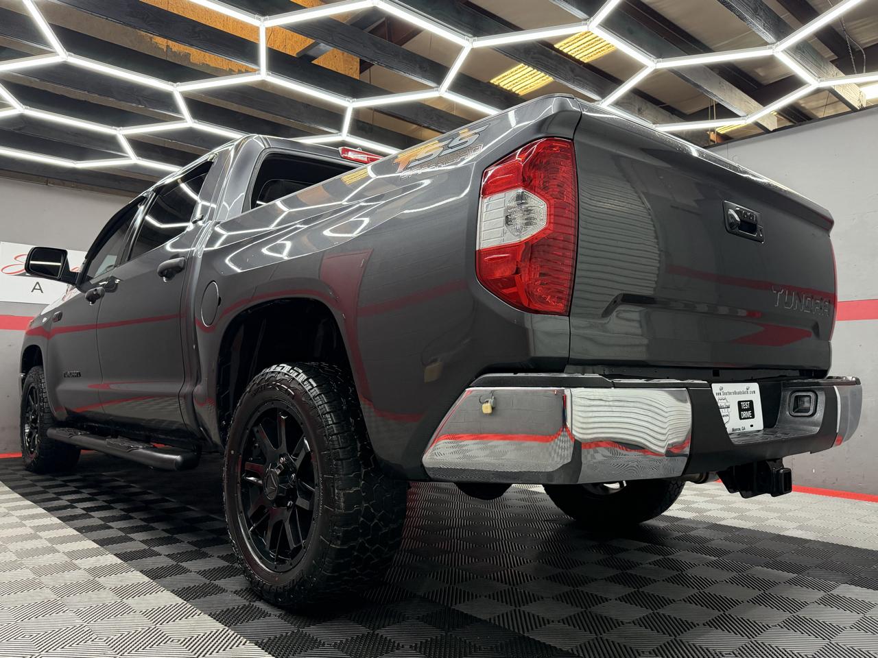 Toyota Tundra SR5 5.7L V8 CrewMax 4WD 2021