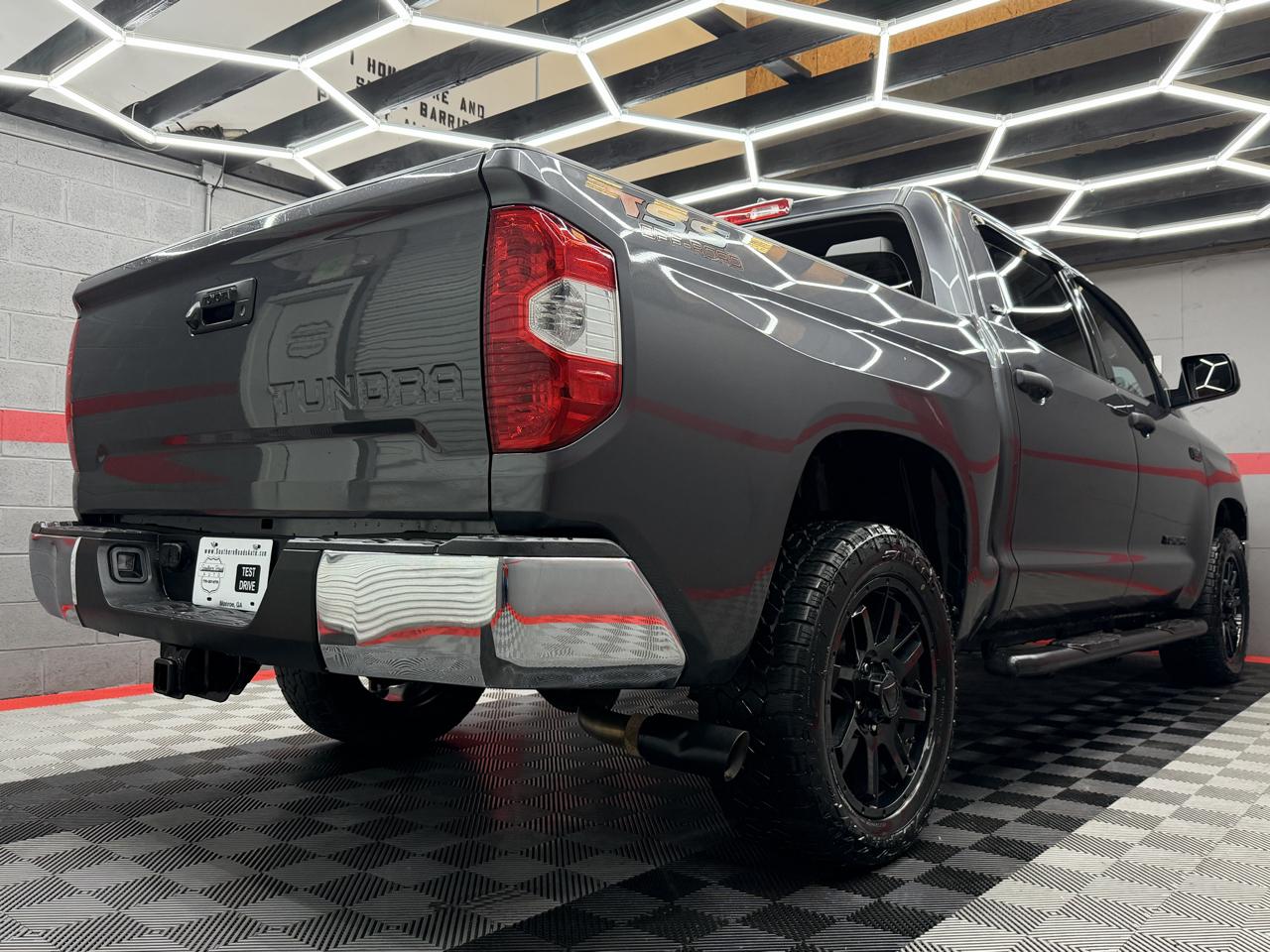 Toyota Tundra SR5 5.7L V8 CrewMax 4WD 2021