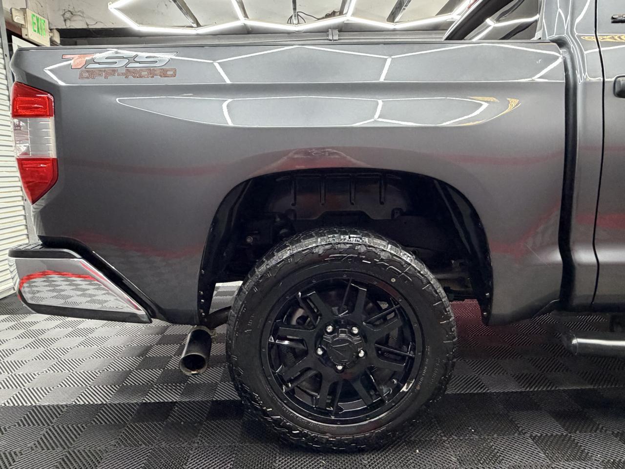 Toyota Tundra SR5 5.7L V8 CrewMax 4WD 2021