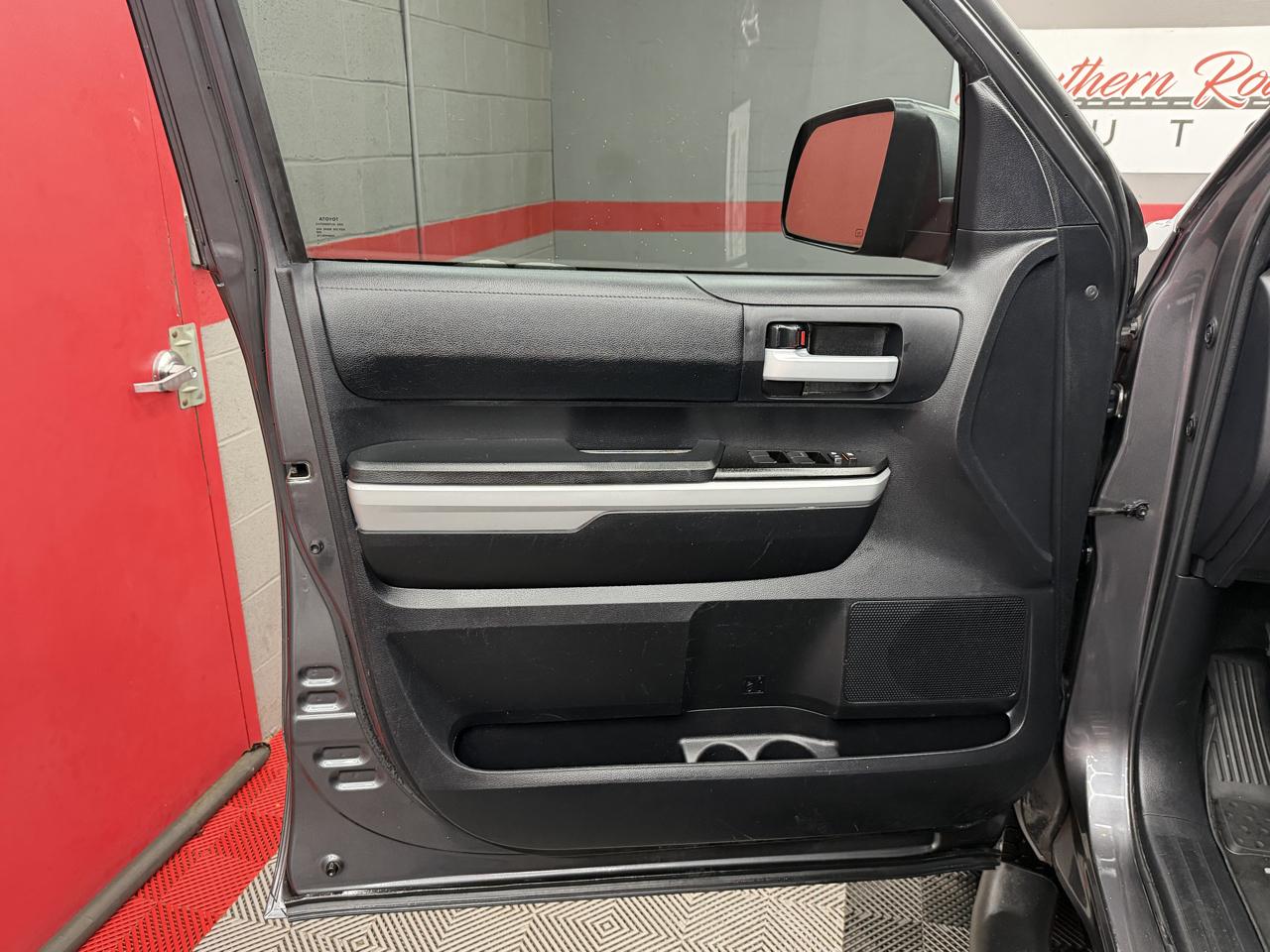 Toyota Tundra SR5 5.7L V8 CrewMax 4WD 2021