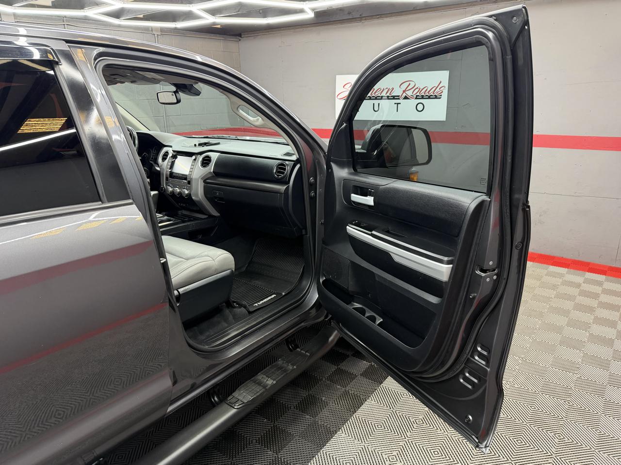 Toyota Tundra SR5 5.7L V8 CrewMax 4WD 2021