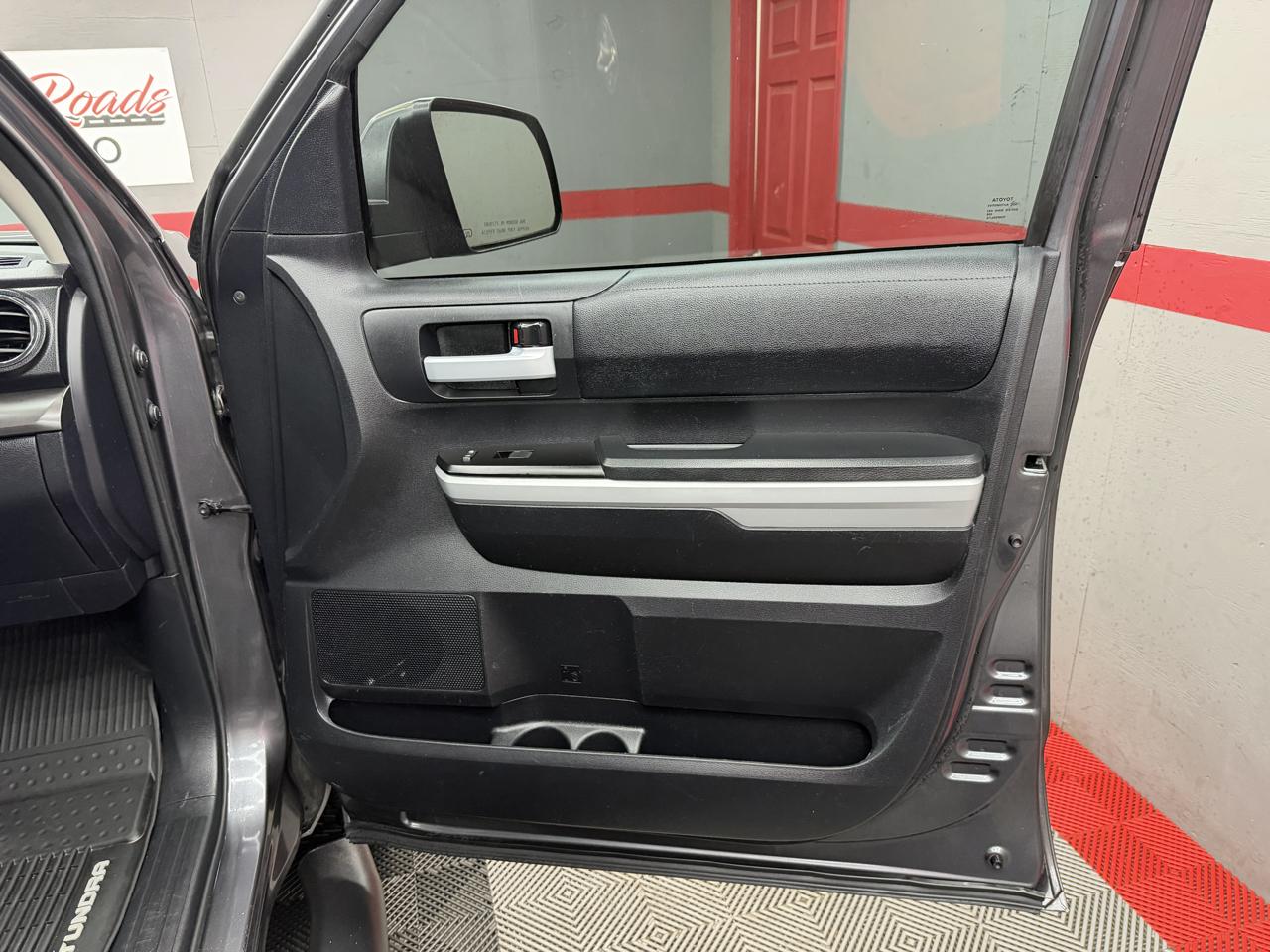 Toyota Tundra SR5 5.7L V8 CrewMax 4WD 2021