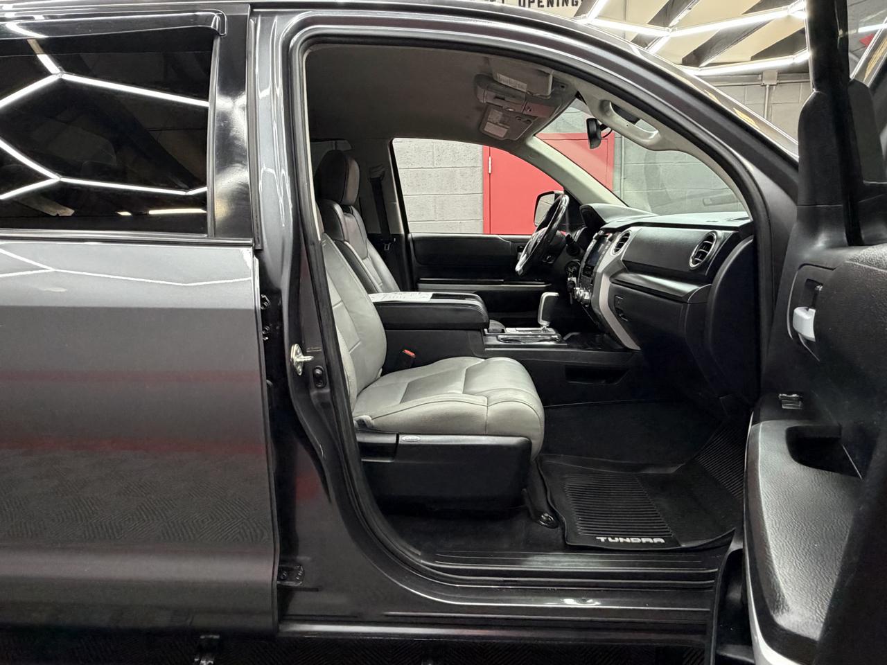 Toyota Tundra SR5 5.7L V8 CrewMax 4WD 2021