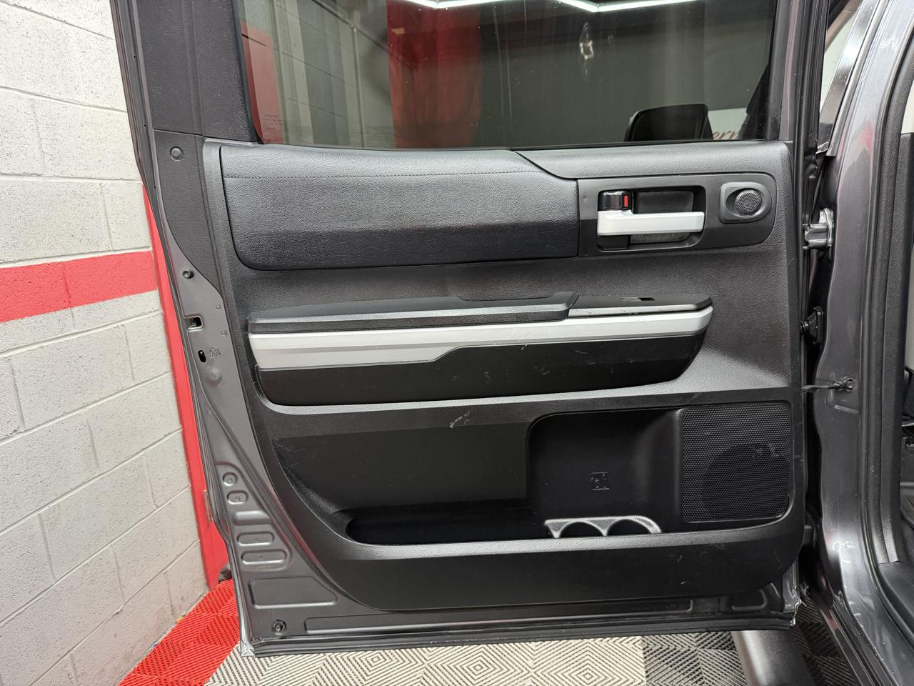 Toyota Tundra SR5 5.7L V8 CrewMax 4WD 2021