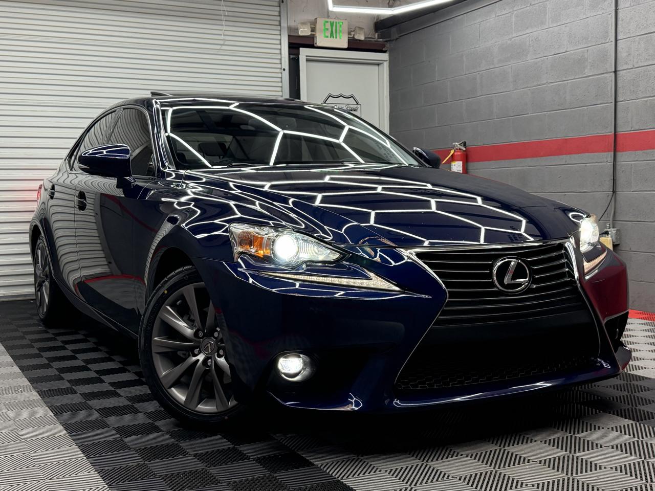 Lexus IS 250 4D Sedan 2015