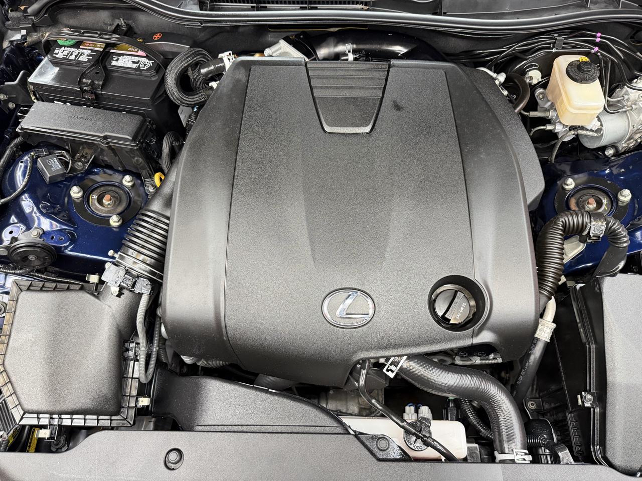 Lexus IS 250 4D Sedan 2015