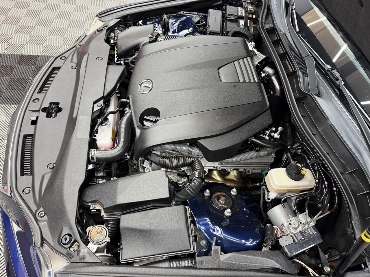 Lexus IS 250 4D Sedan 2015