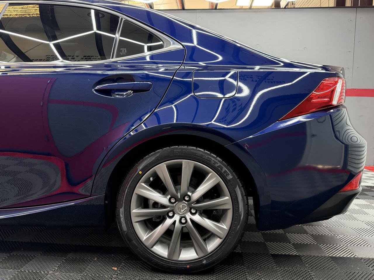 Lexus IS 250 4D Sedan 2015