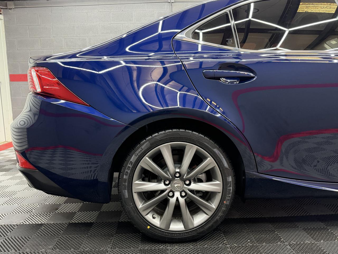 Lexus IS 250 4D Sedan 2015