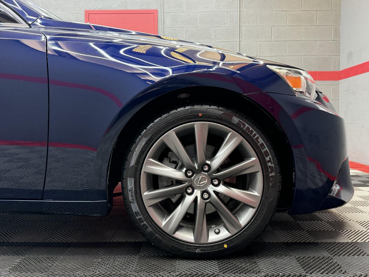 Lexus IS 250 4D Sedan 2015
