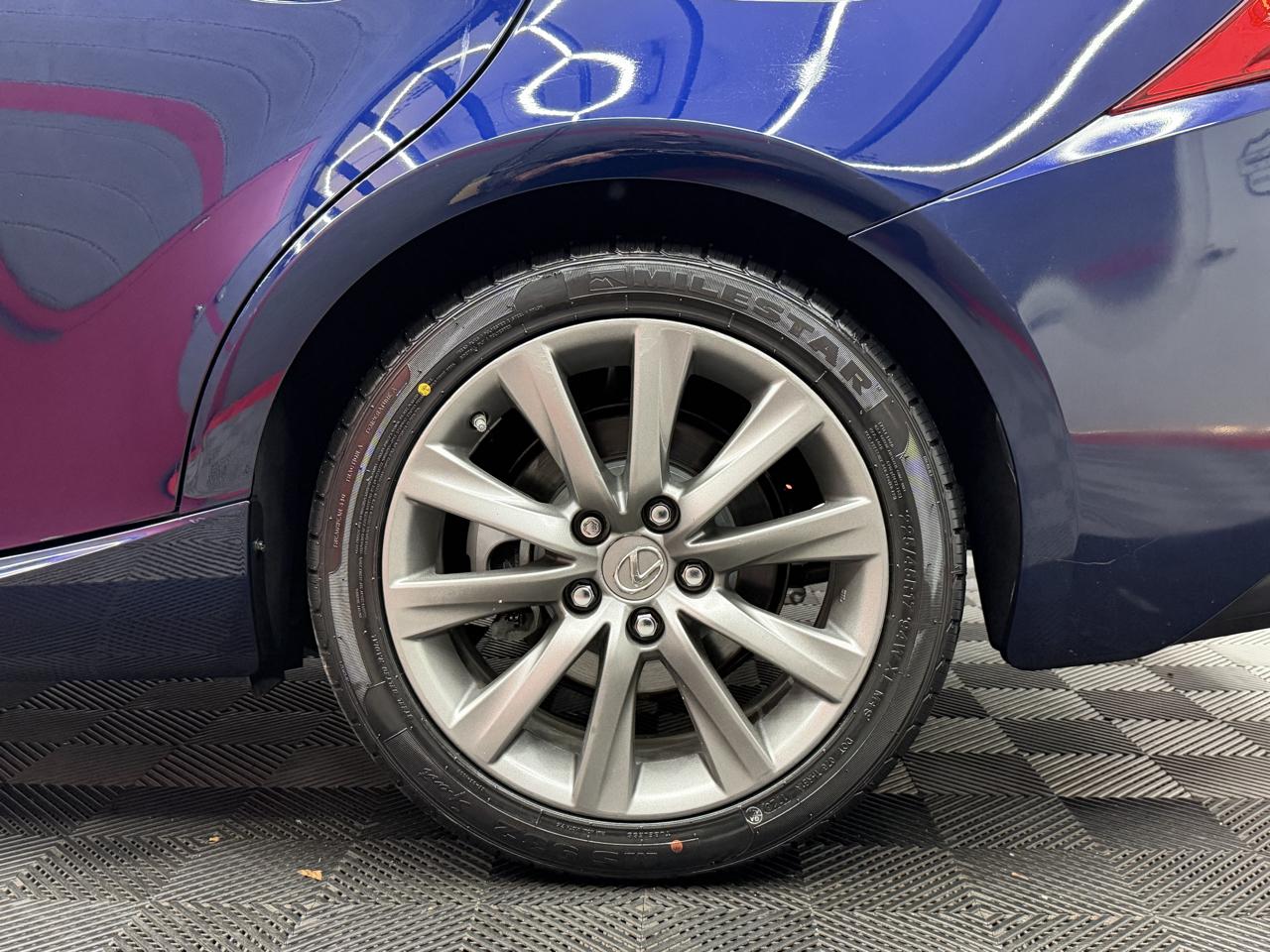 Lexus IS 250 4D Sedan 2015