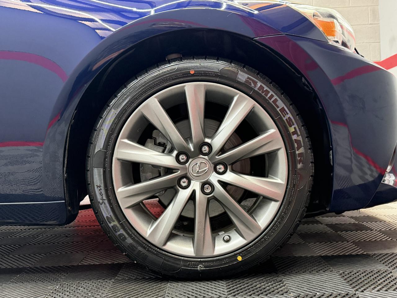 Lexus IS 250 4D Sedan 2015