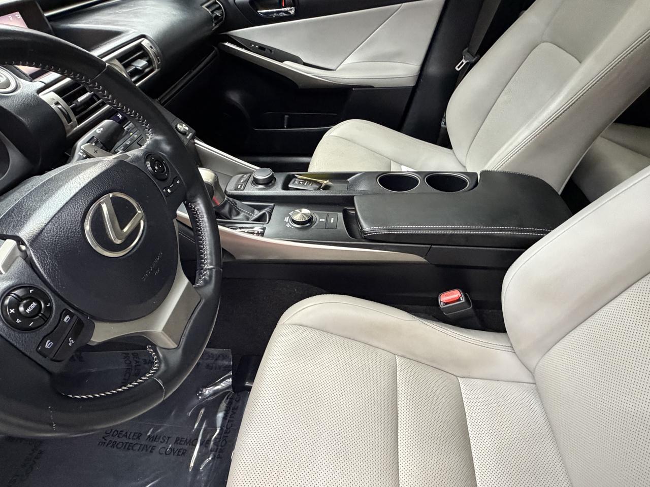 Lexus IS 250 4D Sedan 2015
