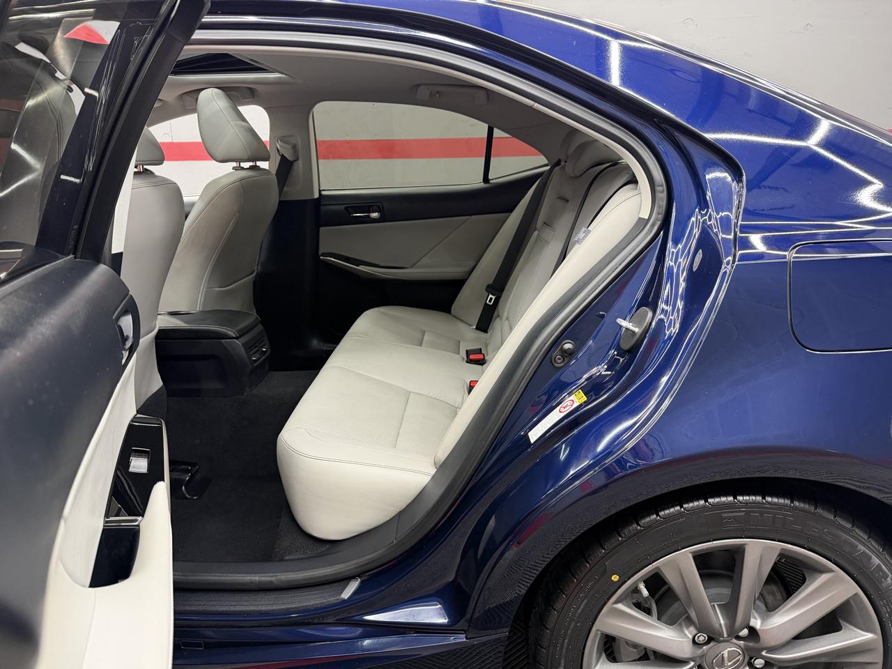 Lexus IS 250 4D Sedan 2015