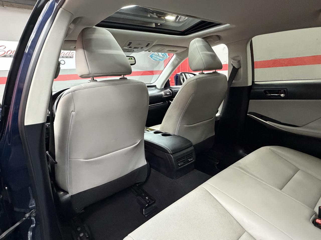 Lexus IS 250 4D Sedan 2015