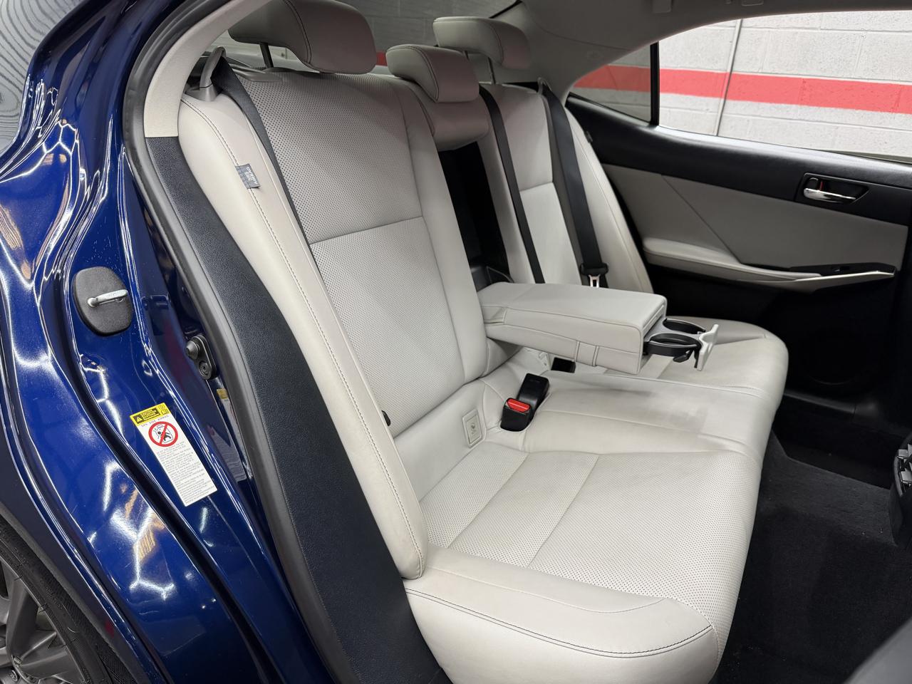 Lexus IS 250 4D Sedan 2015