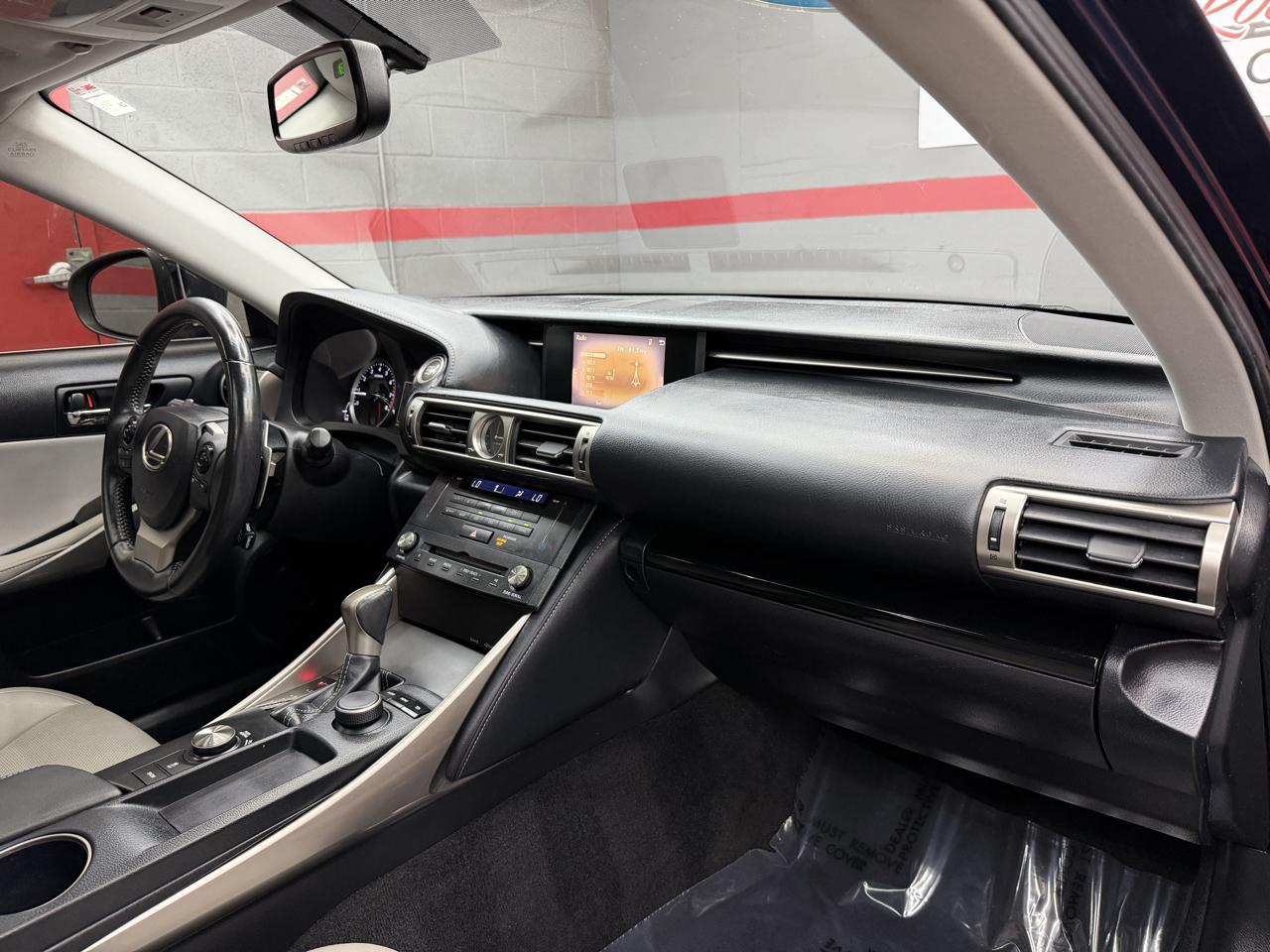 Lexus IS 250 4D Sedan 2015
