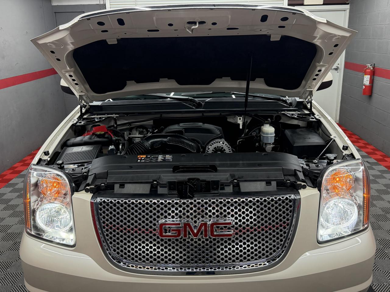 GMC Yukon Denali 2WD 2013