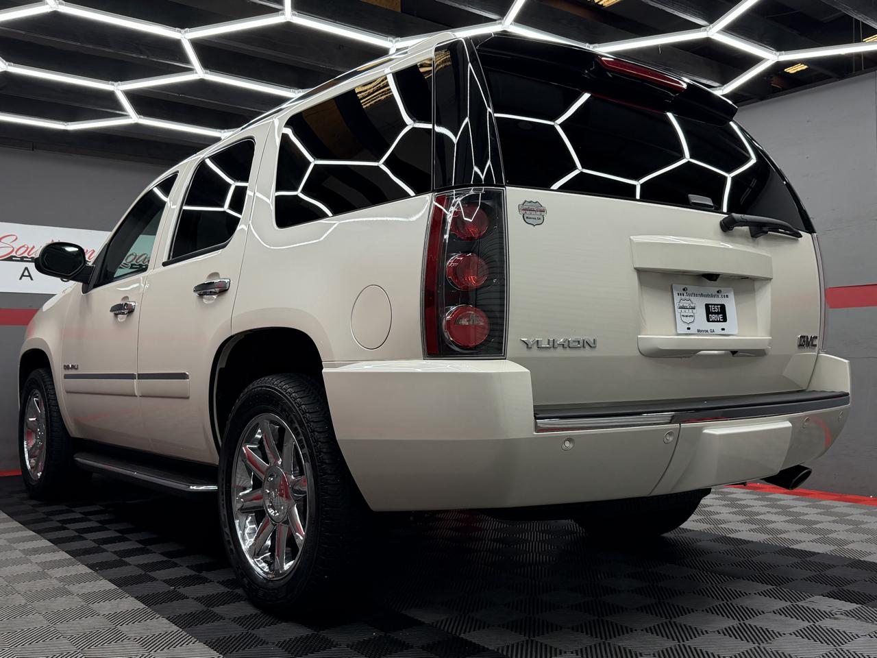 GMC Yukon Denali 2WD 2013