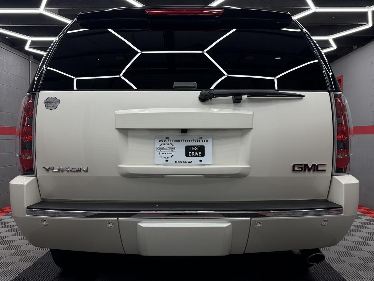 GMC Yukon Denali 2WD 2013