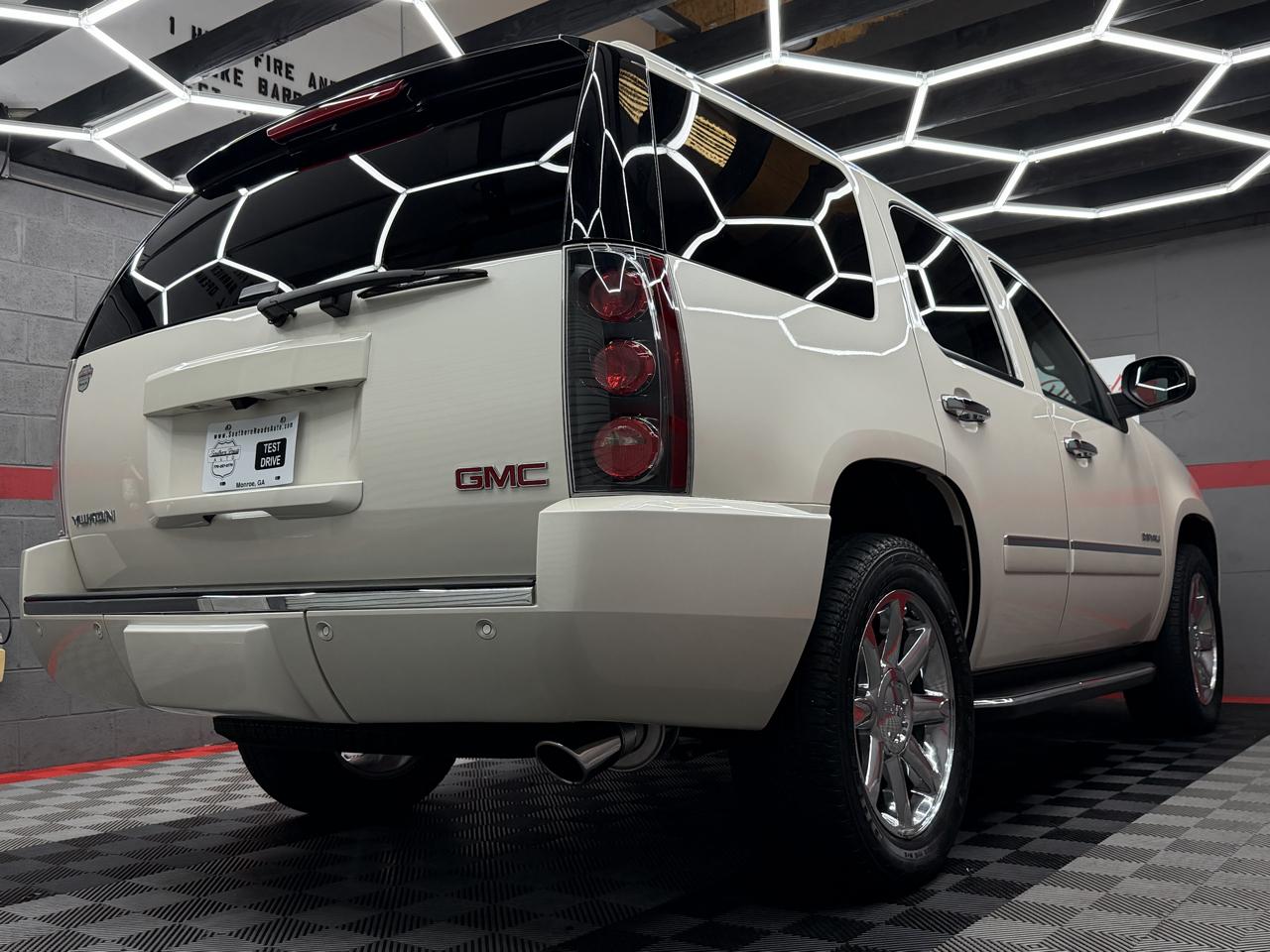 GMC Yukon Denali 2WD 2013