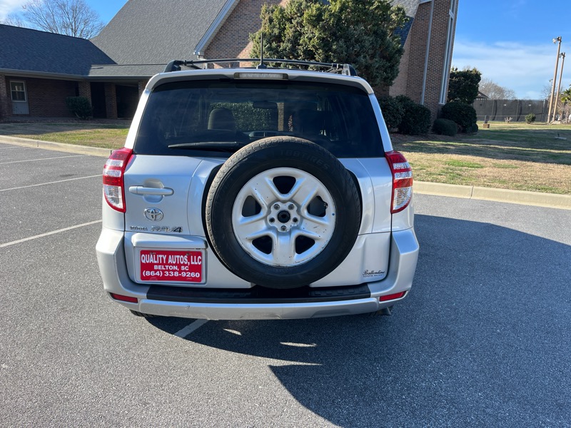 Toyota RAV4 Base I4 2WD 2010