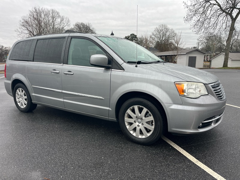 Chrysler Town and Country LX FWD 2013