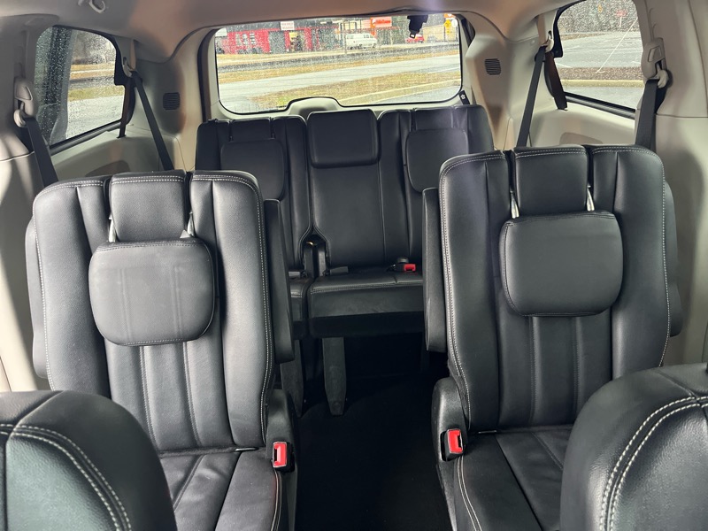 Chrysler Town and Country LX FWD 2013