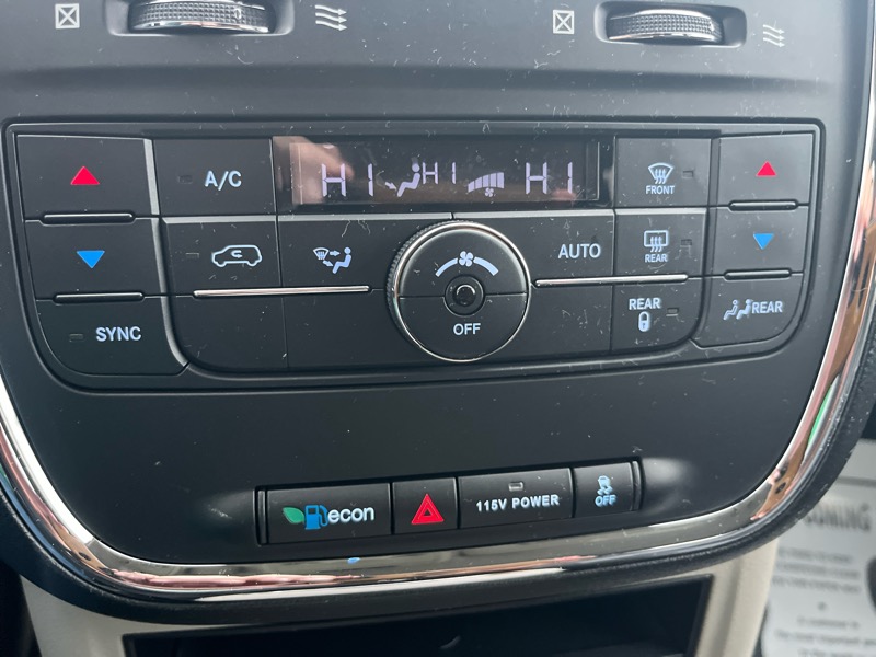 Chrysler Town and Country LX FWD 2013